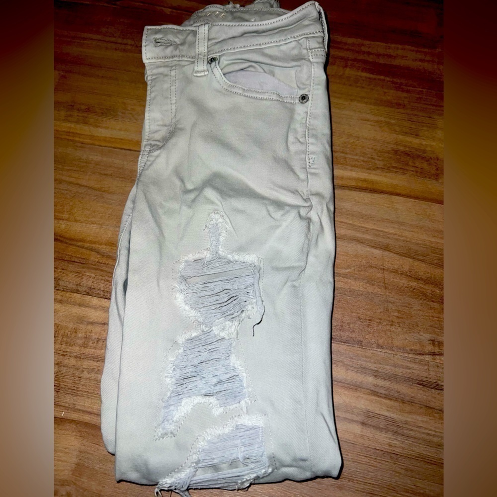 American Eagle Ripped Jeans​​​​​​​​​​​​​​​​​​​​​​​​​​